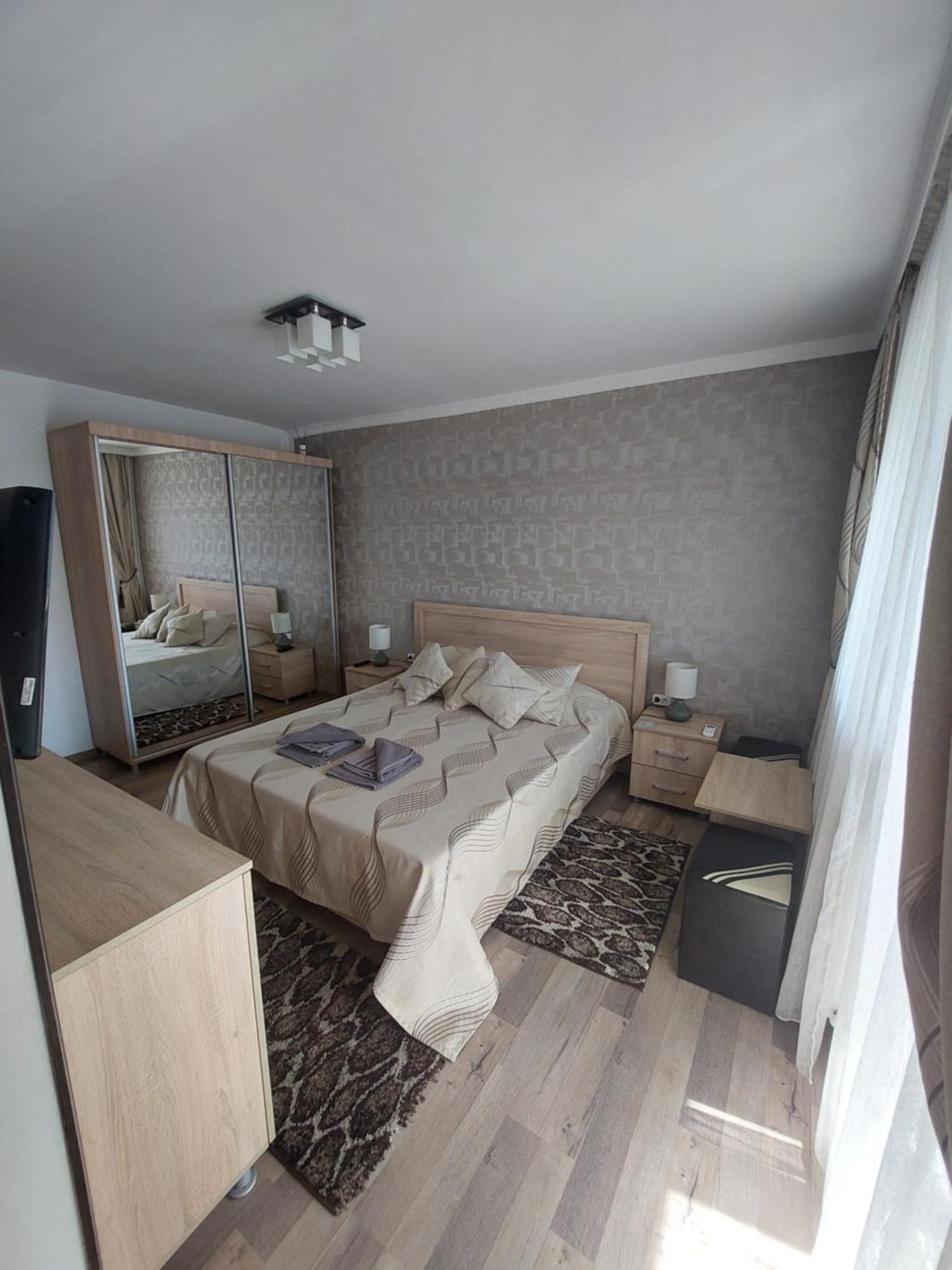 Casa Mirage 2 Appartement Craiova Buitenkant foto